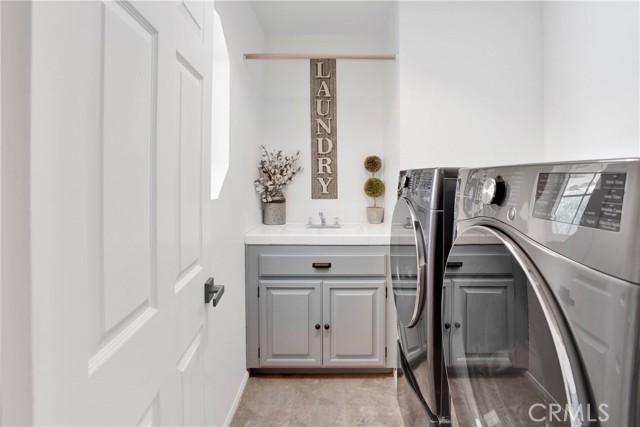 12450 Indian River Drive, Apple Valley CA: https://media.crmls.org/medias/948e90d9-51a9-4a31-95d0-b7197def3c41.jpg