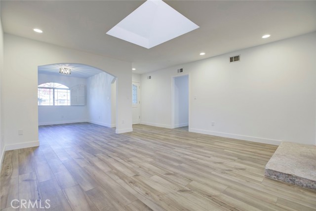 Detail Gallery Image 3 of 36 For 20264 Lassen St, Chatsworth,  CA 91311 - 3 Beds | 3 Baths