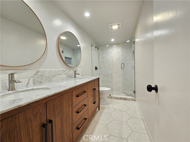 Detail Gallery Image 16 of 26 For 17530 Tuba St, Northridge,  CA 91325 - 4 Beds | 2/1 Baths
