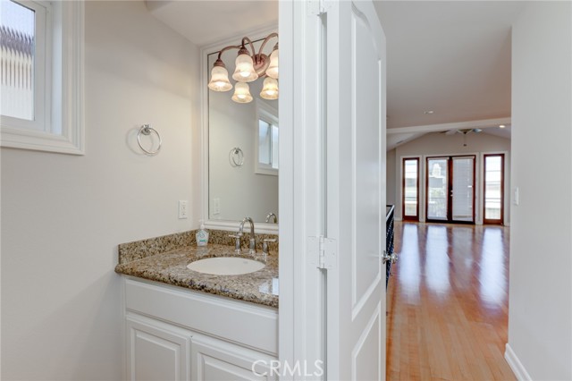 Detail Gallery Image 22 of 36 For 1726 Carlson Ln, Redondo Beach,  CA 90278 - 3 Beds | 2/1 Baths