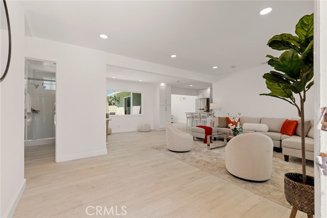 Detail Gallery Image 17 of 63 For 13281 Mono Pl, Westminster,  CA 92683 - 4 Beds | 4 Baths