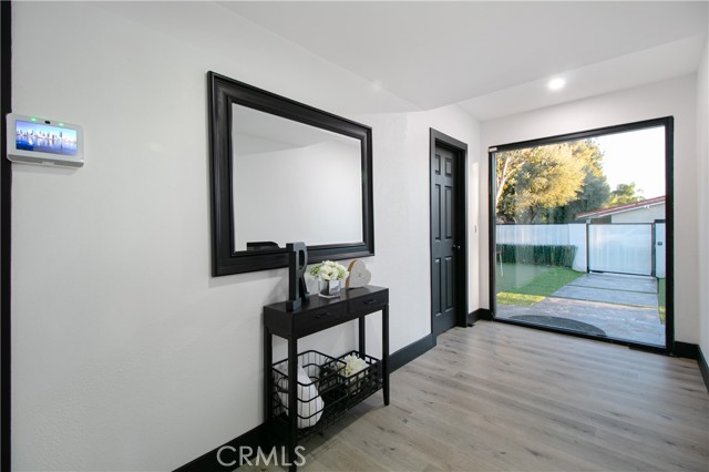 Detail Gallery Image 8 of 59 For 19501 Vintage St, Northridge,  CA 91324 - 7 Beds | 6 Baths