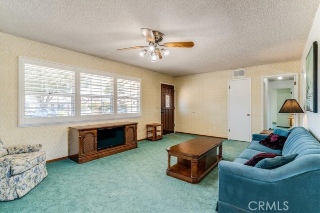 516 E Creston Street, Santa Maria CA: https://media.crmls.org/medias/9490ab32-5a1e-47d6-9075-7cd5c5081d53.jpg