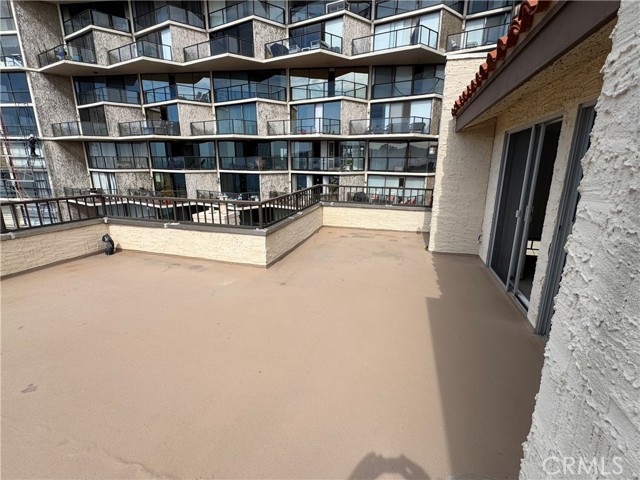 Image 20 of 22 For 535 Esplanade