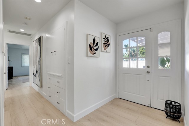 Detail Gallery Image 5 of 48 For 1112 Westcliff Dr, Newport Beach,  CA 92660 - 4 Beds | 4 Baths