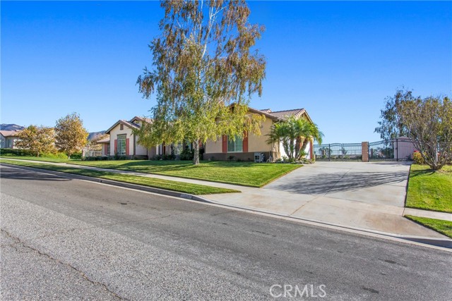 Detail Gallery Image 3 of 49 For 35377 Shade Tree Road, Yucaipa,  CA 92399 - 4 Beds | 3 Baths