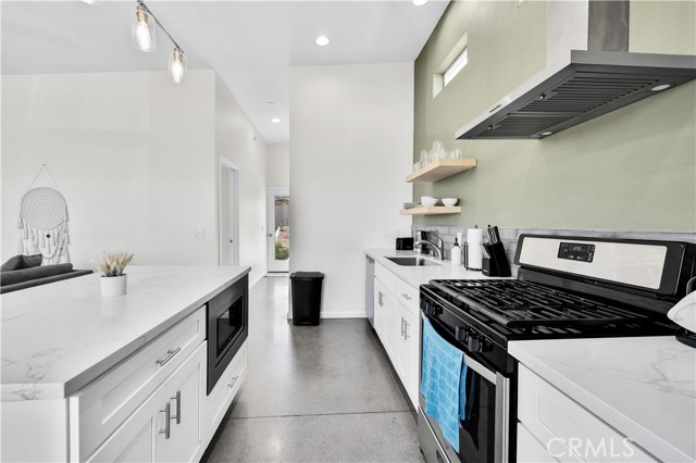 Detail Gallery Image 8 of 36 For 7276 Encina Rd, Joshua Tree,  CA 92252 - 1 Beds | 1 Baths