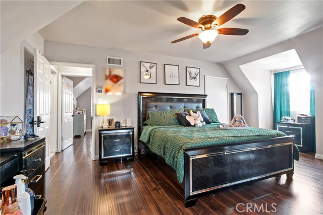 3985 Palm Avenue, Lynwood CA: https://media.crmls.org/medias/9493756b-9265-4bbc-b561-db1f31445645.jpg