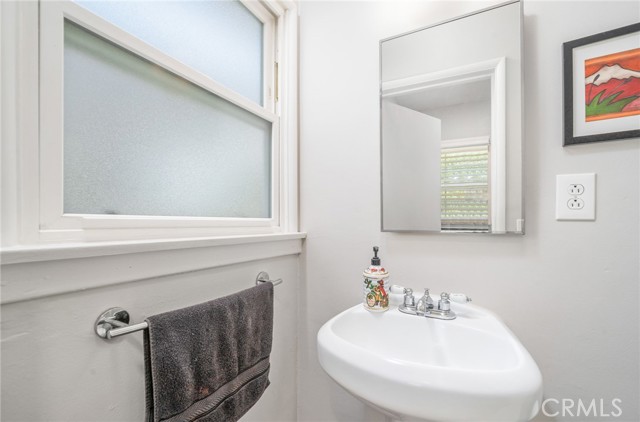 Detail Gallery Image 13 of 25 For 927 S Vecino Dr, Glendora,  CA 91740 - 3 Beds | 1/1 Baths