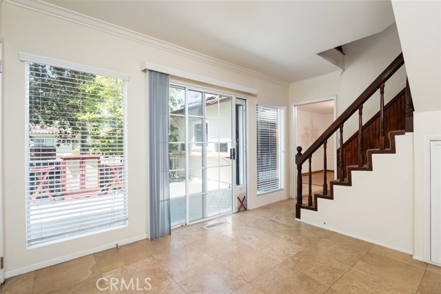 10109 Parr Avenue, Sunland CA: https://media.crmls.org/medias/9493e070-994e-4e0d-9d0b-2cb6f7cd408b.jpg