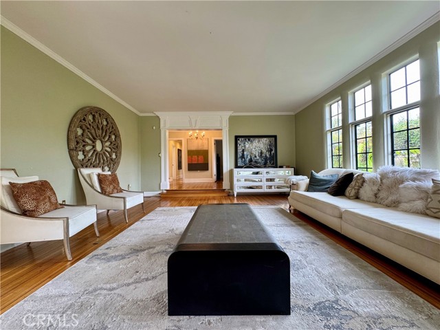 Detail Gallery Image 6 of 65 For 1149 Cordova Ave, Glendale,  CA 91207 - 5 Beds | 3 Baths
