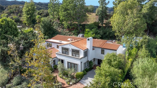 Detail Gallery Image 2 of 45 For 17153 Adlon Rd, Encino,  CA 91436 - 5 Beds | 5/1 Baths