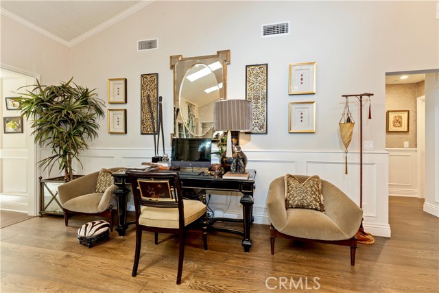 302 W Carter Avenue, Sierra Madre CA: https://media.crmls.org/medias/94941c74-fd23-475c-a48f-805ff404fe63.jpg
