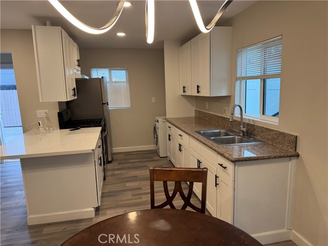 Detail Gallery Image 7 of 13 For 18201 Topham, Tarzana,  CA 91335 - 2 Beds | 1 Baths