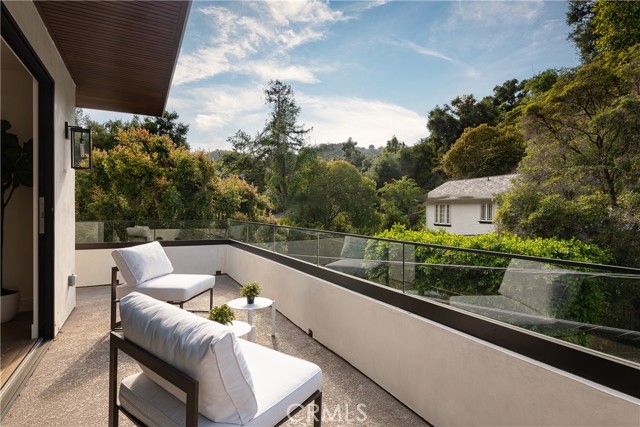 Detail Gallery Image 36 of 46 For 9836 Yoakum Dr, Beverly Hills,  CA 90210 - 5 Beds | 4 Baths