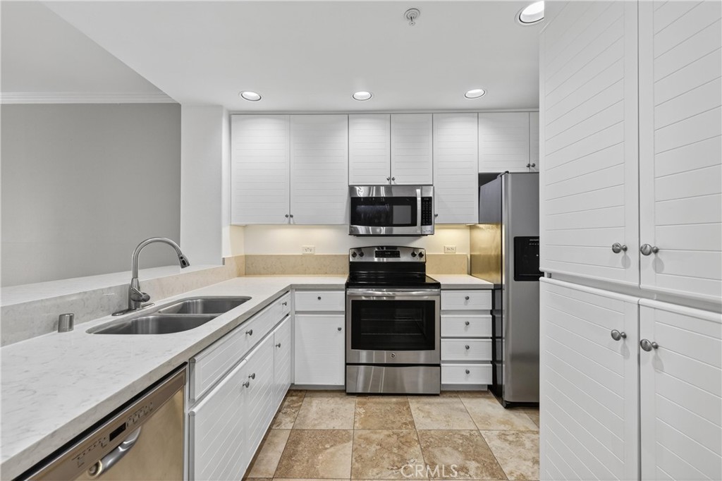 9494f710 8cd0 4e7f 81c6 811ca3a08c9c