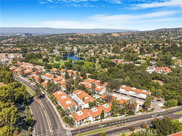 Detail Gallery Image 39 of 52 For 23675 Park Capri #24,  Calabasas,  CA 91302 - 2 Beds | 2 Baths