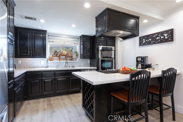 19922 Carmania Lane, Huntington Beach CA: https://media.crmls.org/medias/94964daf-e9cb-438e-8dea-8f617e911be3.jpg