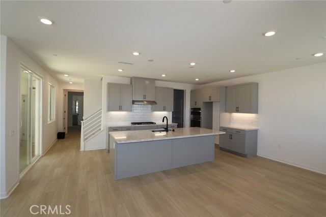 Detail Gallery Image 2 of 12 For 26969 Echo Mountain Way, Valencia,  CA 91381 - 4 Beds | 3/5 Baths