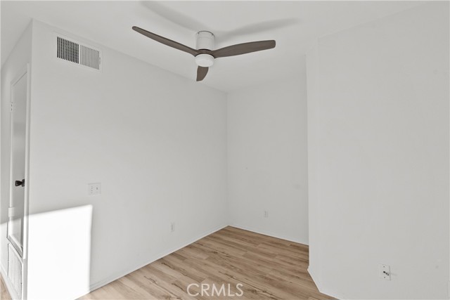 Detail Gallery Image 14 of 26 For 18209 Sierra #4,  Canyon Country,  CA 91351 - 2 Beds | 2 Baths