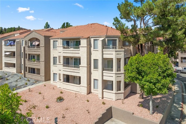 Detail Gallery Image 1 of 40 For 2040 Las Colinas Cir #202,  Corona,  CA 92879 - 2 Beds | 2 Baths