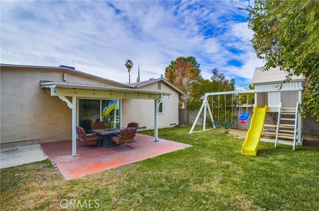 12415 Killion Street, Valley Village CA: https://media.crmls.org/medias/94975fa6-c6f1-4a52-b74b-438358ec50b0.jpg