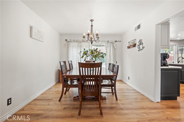 710 W Country Hills W Drive, La Habra CA: https://media.crmls.org/medias/94989e28-4fd6-4726-b339-9eacd5a06870.jpg