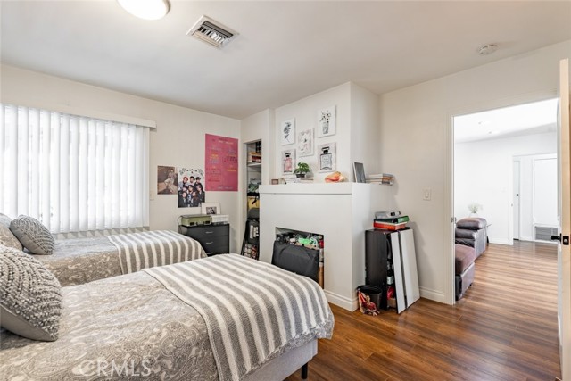 5805 Bucknell Avenue, Valley Village CA: https://media.crmls.org/medias/9498ca40-b3dc-4872-9712-3ccbf3b2b0c6.jpg
