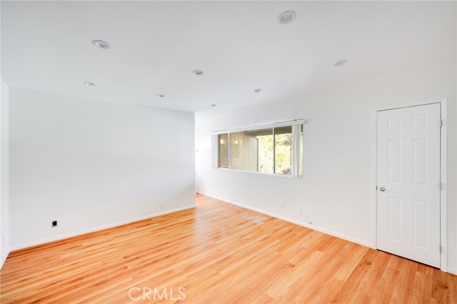 Detail Gallery Image 9 of 24 For 7727 via Napoli #75,  Burbank,  CA 91504 - 3 Beds | 2/1 Baths