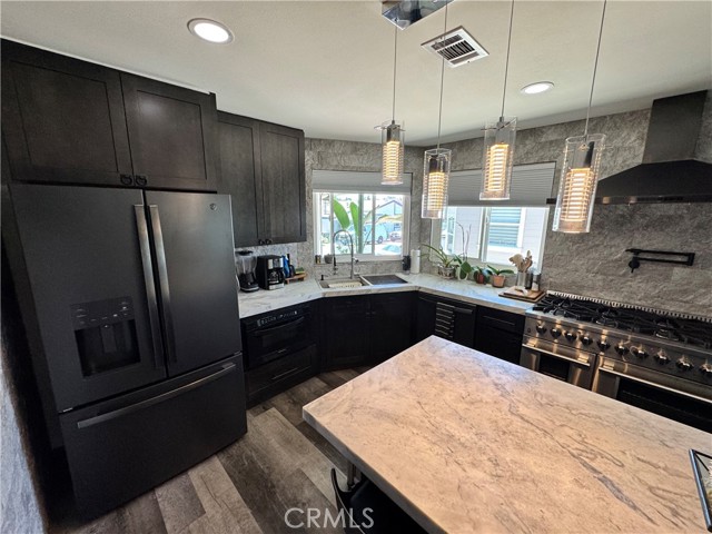 23301 Ridge Route Drive, Laguna Hills CA: https://media.crmls.org/medias/94990522-ec17-4962-a695-0bca86ccaa6c.jpg