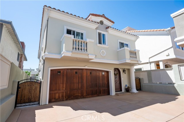 Detail Gallery Image 6 of 33 For 217 S Irena Ave #B,  Redondo Beach,  CA 90277 - 4 Beds | 2/1 Baths