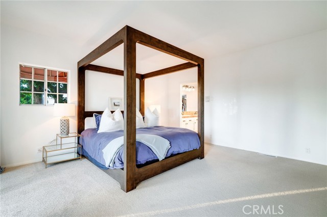 1119 9th Street, Hermosa Beach, California 90254, 5 Bedrooms Bedrooms, ,2 BathroomsBathrooms,Residential,Sold,9th,SB22164330