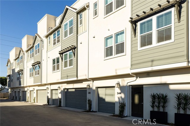 Detail Gallery Image 2 of 3 For 148 S Tulip Ave, Compton,  CA 90220 - 3 Beds | 3 Baths