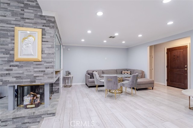 Detail Gallery Image 14 of 50 For 17242 Horace St, Granada Hills,  CA 91344 - 4 Beds | 4 Baths