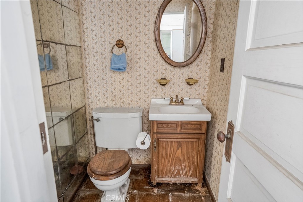 https://media.crmls.org/medias/949af1de-2721-470d-90ea-745b5d21c14d.jpg?preset=X-Large