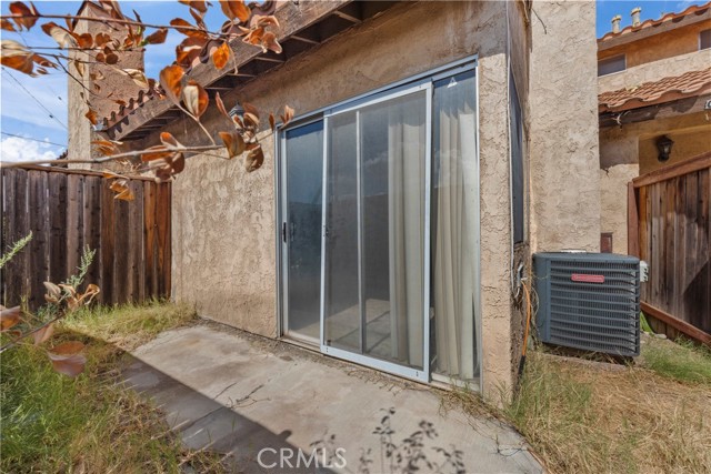 Detail Gallery Image 28 of 38 For 16590 Terrace Ln #G,  Fontana,  CA 92335 - 3 Beds | 2/1 Baths
