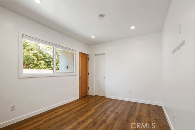 6615 Farralone Avenue, Woodland Hills CA: https://media.crmls.org/medias/949c0f02-d65a-4627-8f55-c808056f6296.jpg