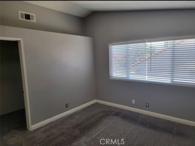 Detail Gallery Image 8 of 19 For 7598 Honeysuckle, Fontana,  CA 92336 - 3 Beds | 2/1 Baths