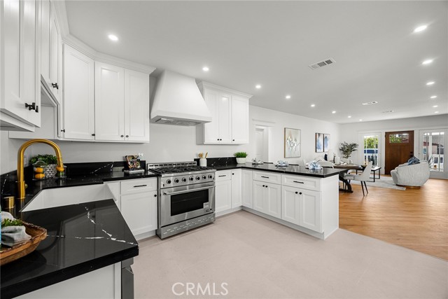 Detail Gallery Image 13 of 56 For 1205 E Central, Fullerton,  CA 92831 - 3 Beds | 3 Baths