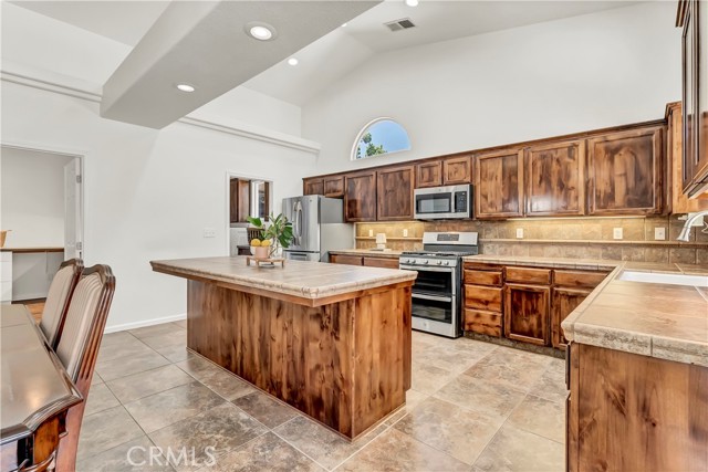 Detail Gallery Image 22 of 54 For 300 S Lombardi St, Porterville,  CA 93257 - 4 Beds | 2 Baths