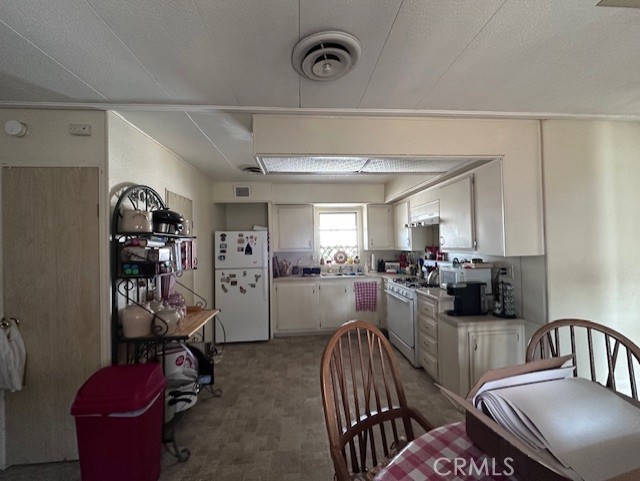 Detail Gallery Image 12 of 22 For 701 Montara Rd #91,  Barstow,  CA 92311 - 2 Beds | 2 Baths