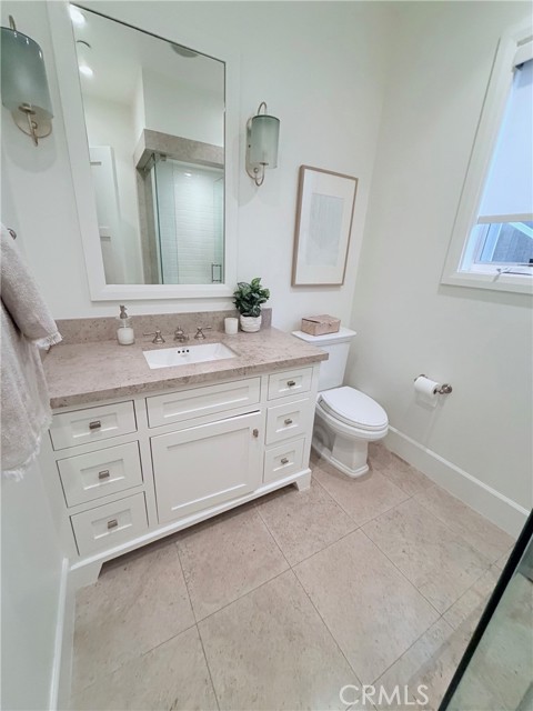 Detail Gallery Image 9 of 11 For 514 Fernleaf, Corona Del Mar,  CA 92625 - 3 Beds | 3 Baths