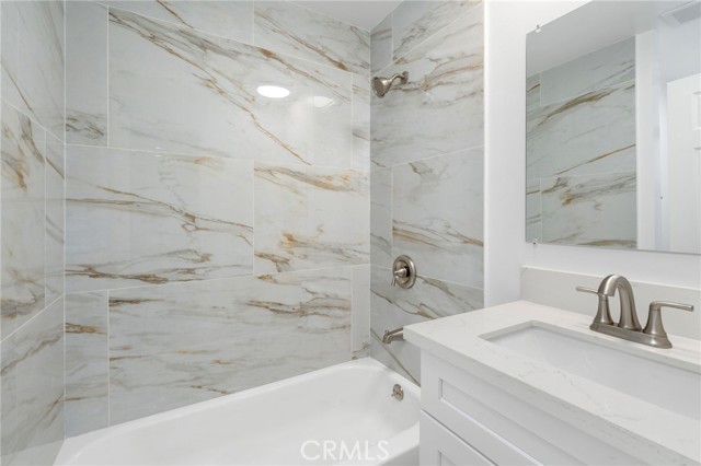217 43rd Street, Manhattan Beach CA: https://media.crmls.org/medias/949d2b33-411e-49de-8066-944910ee9194.jpg