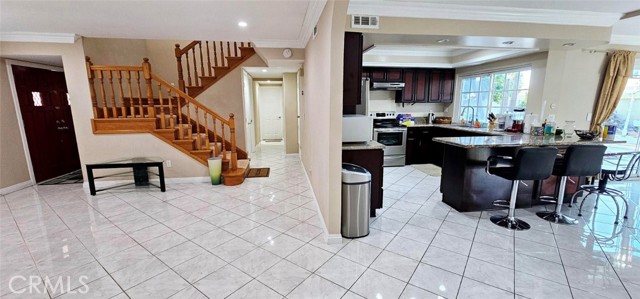 9715 Raven Circle, Fountain Valley CA: https://media.crmls.org/medias/949d4fea-9e49-46af-8078-b7c9347ddbc7.jpg