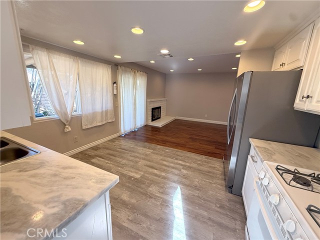 Detail Gallery Image 7 of 29 For 6 Pepper Ct, Inglewood,  CA 90302 - 4 Beds | 2/1 Baths