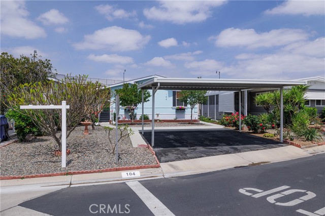 Detail Gallery Image 2 of 37 For 3700 Buchanan St #104,  Riverside,  CA 92503 - 3 Beds | 2 Baths
