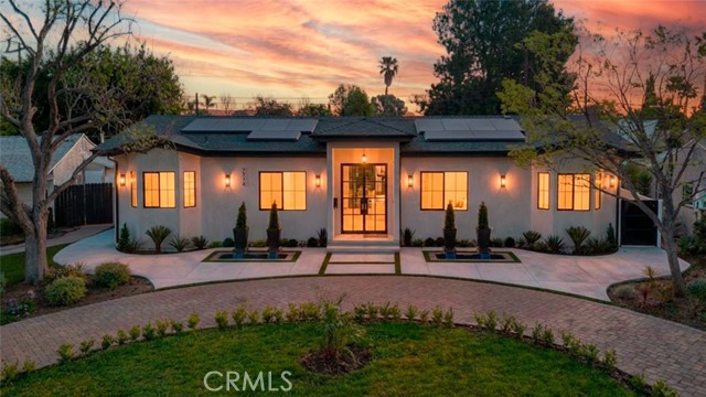 Detail Gallery Image 2 of 70 For 7714 Lasaine Ave, Northridge,  CA 91325 - 3 Beds | 4 Baths