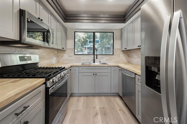 Detail Gallery Image 25 of 50 For 695 Grass Valley Rd, Lake Arrowhead,  CA 92352 - 3 Beds | 2 Baths