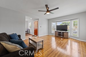 https://media.crmls.org/medias/94a001f0-f6c7-485c-be7a-dff2264c760c.jpg?preset=X-Large