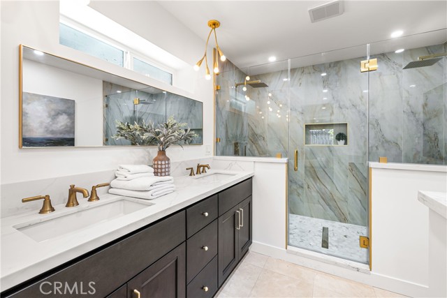 Detail Gallery Image 32 of 71 For 2321 Coldwater Canyon Dr, Beverly Hills,  CA 90210 - 3 Beds | 2 Baths